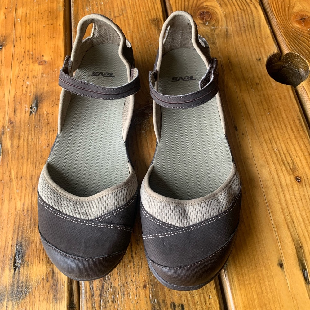 TEVA Westwater 2 Mary Janes size 9.5